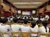 Many students and parents take part in the talk. 